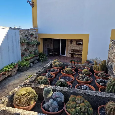 Casarao Do Largo Da Eira *