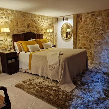 Quarto em Acomodações Particulares Casarão Do Largo Da Eira Tomar