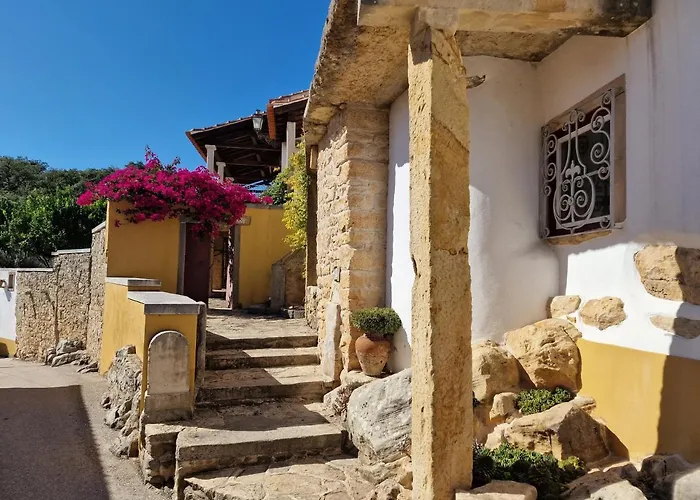 Casarao Do Largo Da Eira *